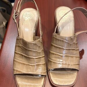 NEW Vince Camuto Brendiza Leather Block Heel Sandal Size 9 1/2 Tan